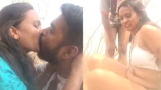 Indian Bhabhi Kavita Steamy Hot Outdoor Sex