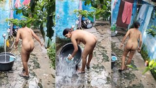 Indian Milf Bhabhi Bathing Her Home Captured Secretly Leak MMS – desisex